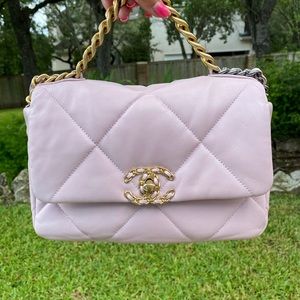 ❌SOLD❌💗Small Chanel 19 21s Pink 💗